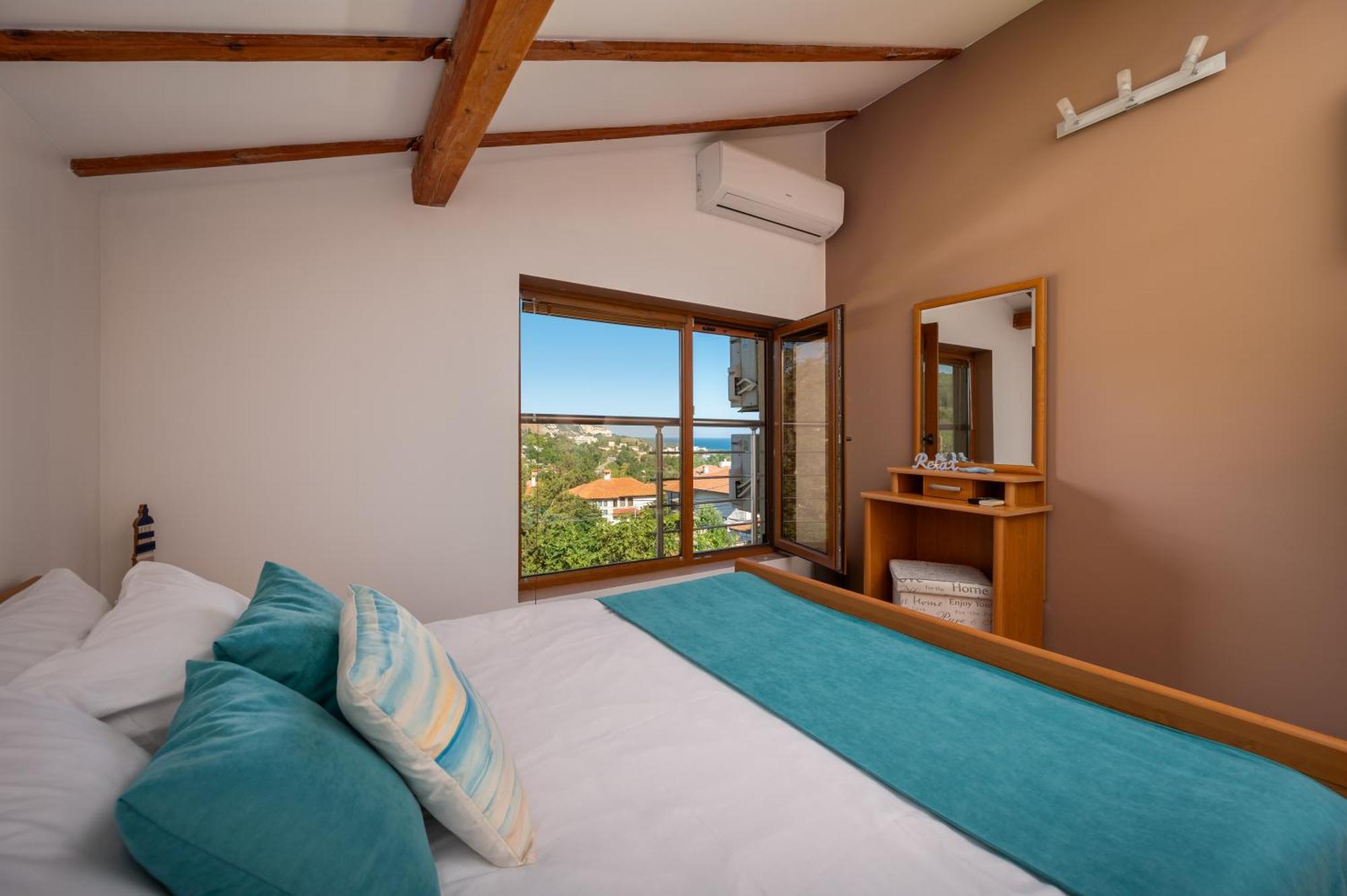 Villa Komitata-Pool And Jacuzzi บัลชิค ภายนอก รูปภาพ